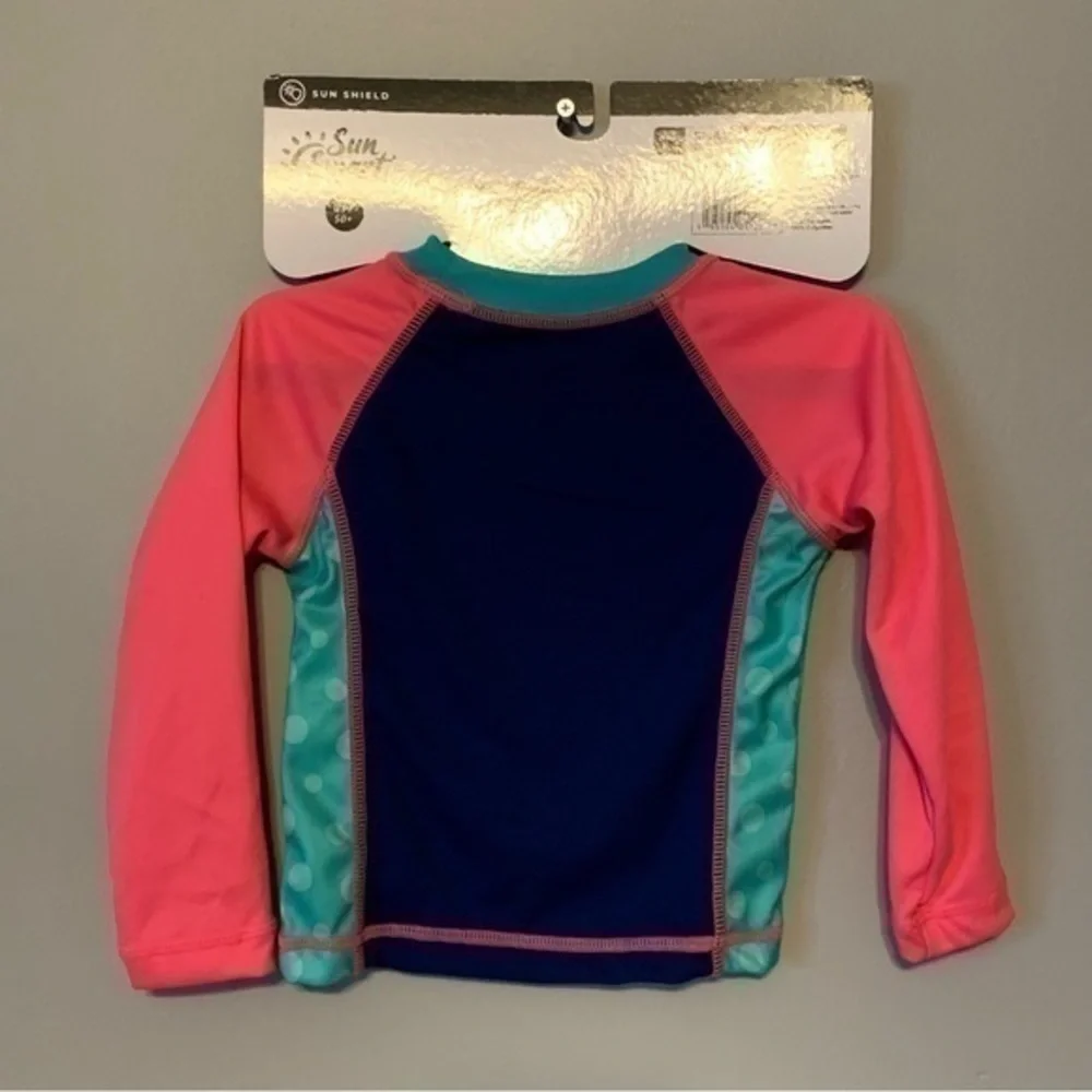 NWT. SUN SMART Rashguard